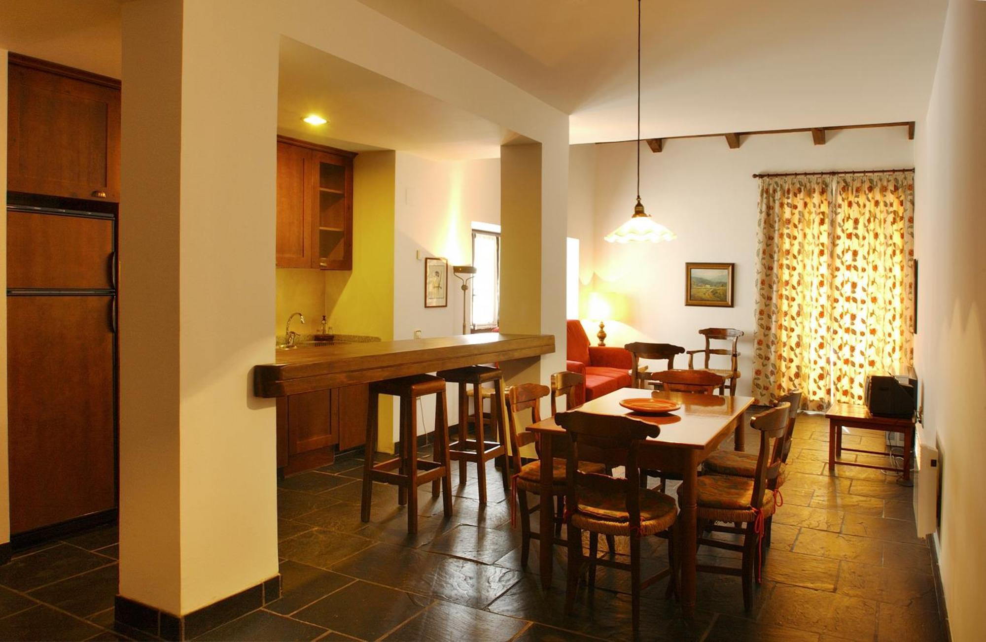 Apartamentos Linsoles Ерісте Екстер'єр фото