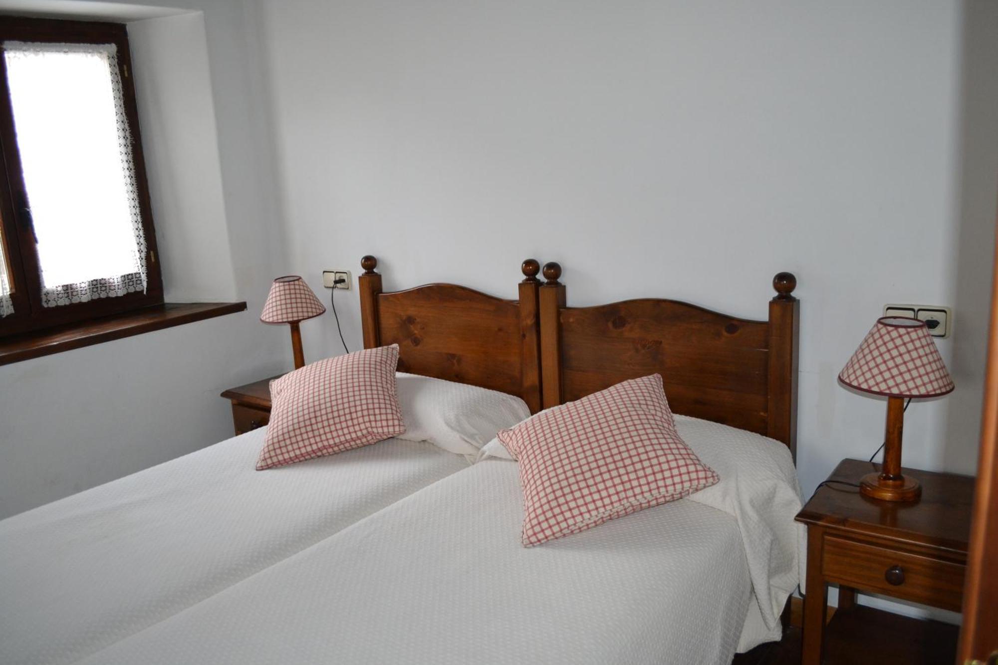 Apartamentos Linsoles Ерісте Екстер'єр фото