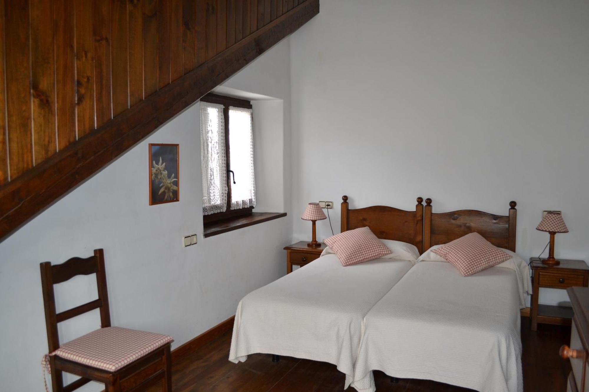 Apartamentos Linsoles Ерісте Екстер'єр фото