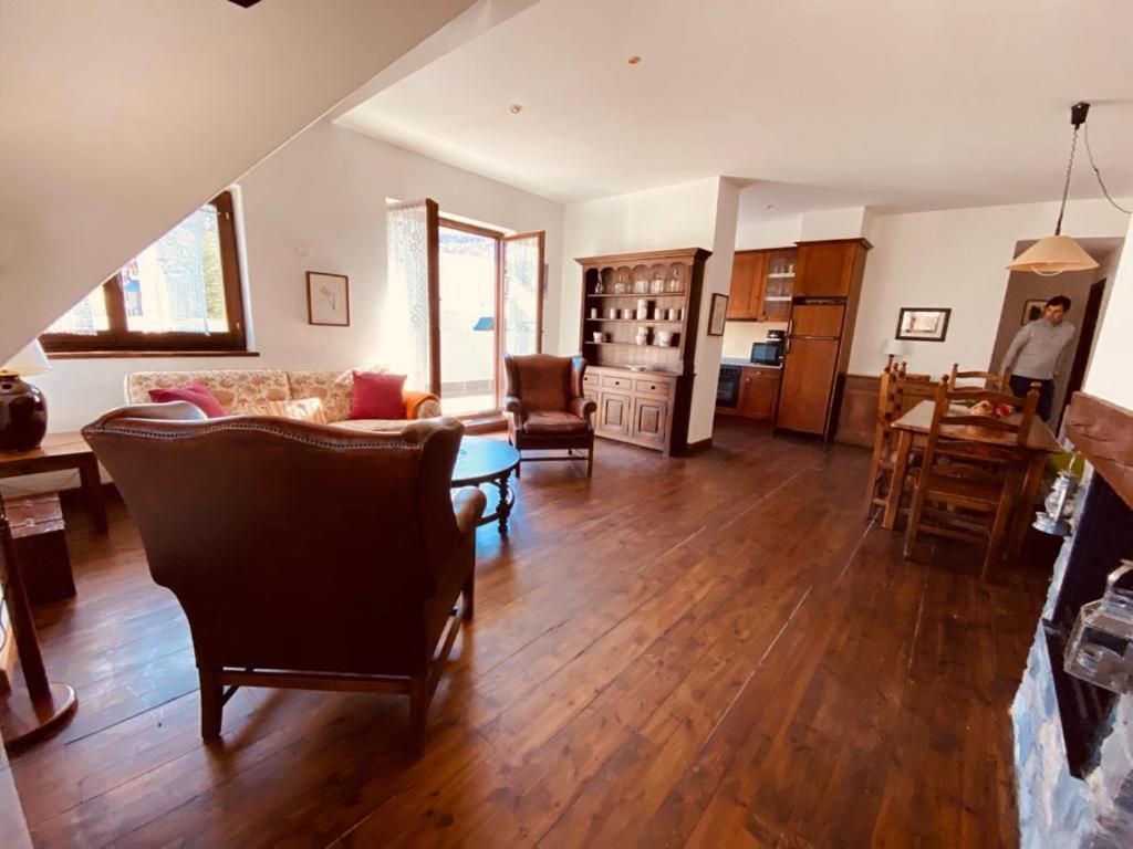 Apartamentos Linsoles Ерісте Екстер'єр фото