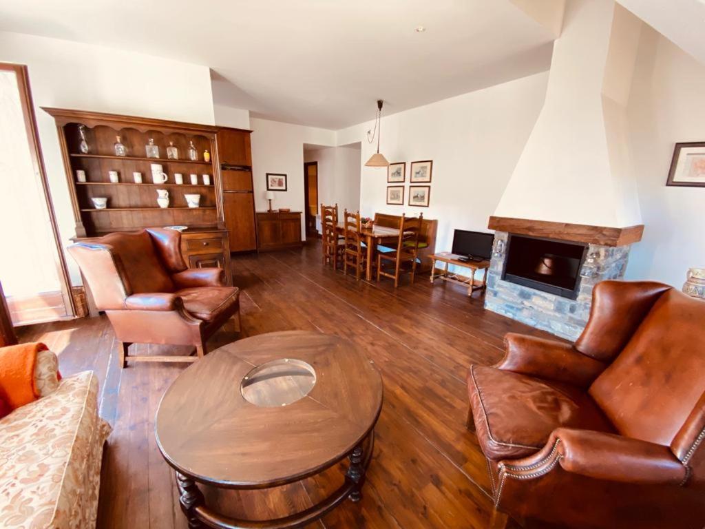 Apartamentos Linsoles Ерісте Екстер'єр фото