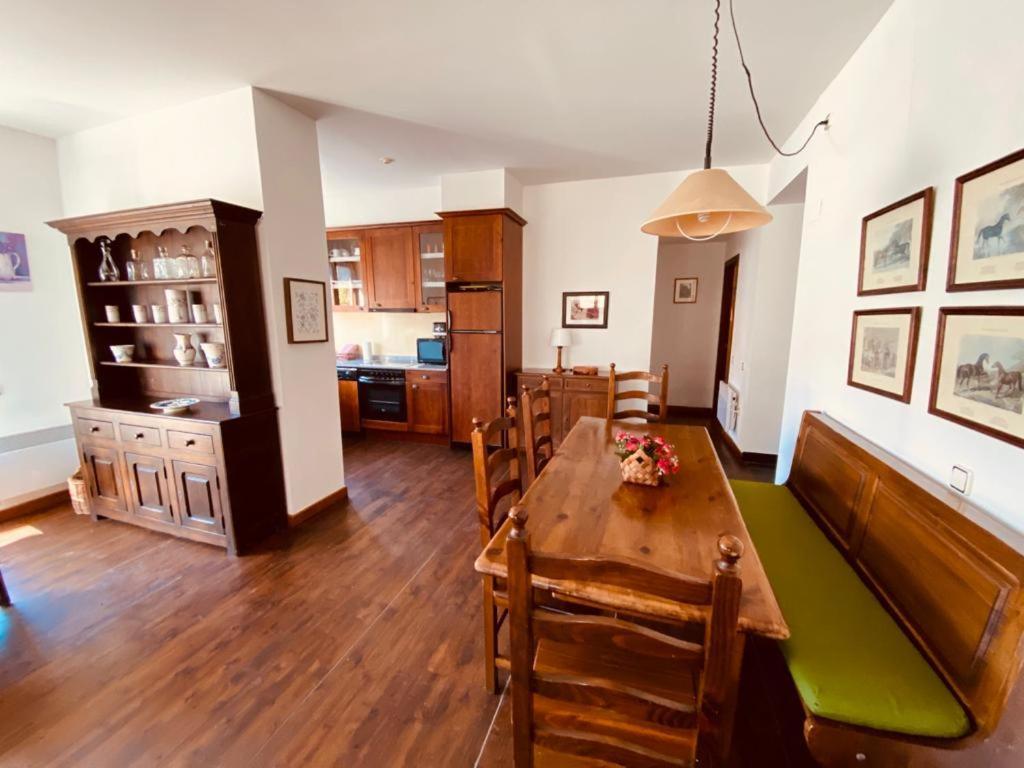 Apartamentos Linsoles Ерісте Екстер'єр фото